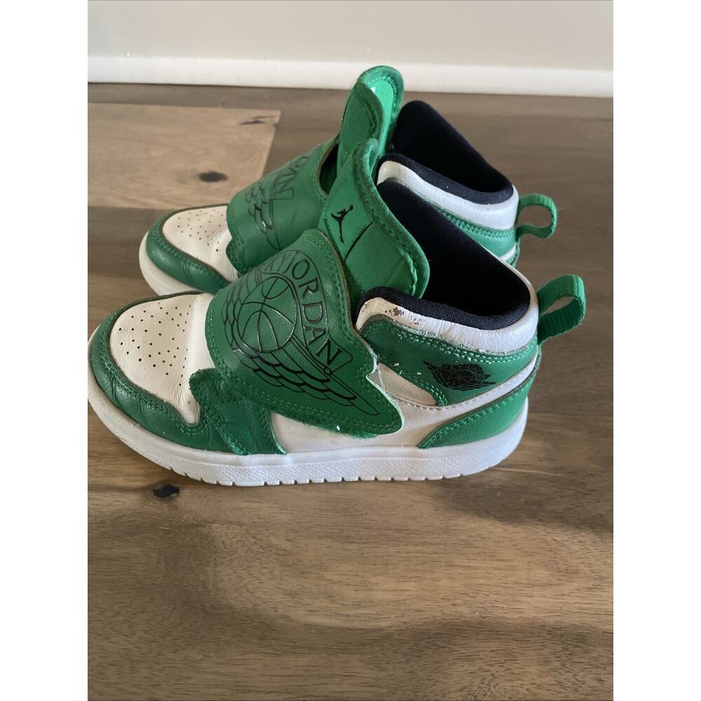 Nike Sky Jordan Kids shoes - Picture 3 of 10